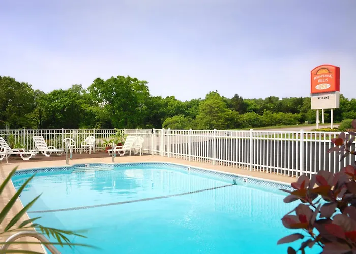 Whispering Hills Inn